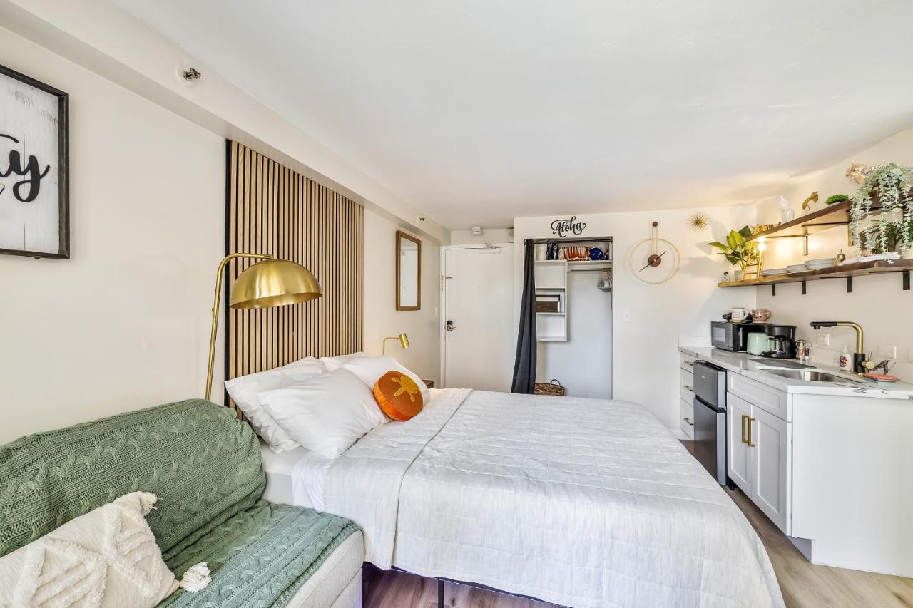 Bright & Cozy Condo Unit With Balcony! Honolulu Exterior photo