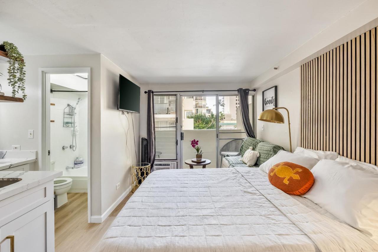 Bright & Cozy Condo Unit With Balcony! Honolulu Exterior photo
